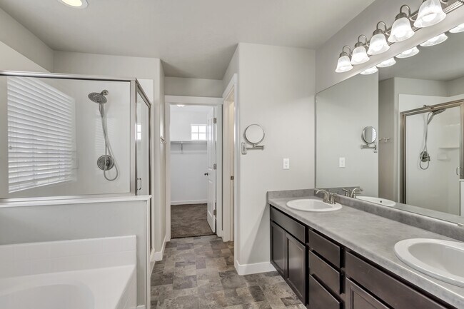 Building Photo - 258 W Willow Creek Dr