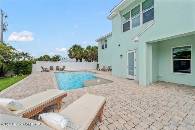 Building Photo - 105 Sea Dunes Dr
