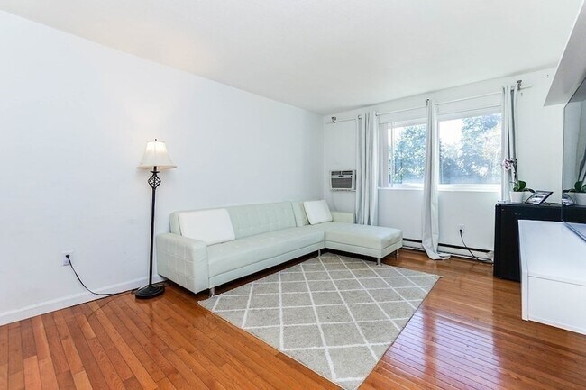 Building Photo - 15 Weld Street Unit 73