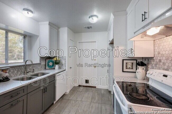 Building Photo - 6234 Welles Creek Dr