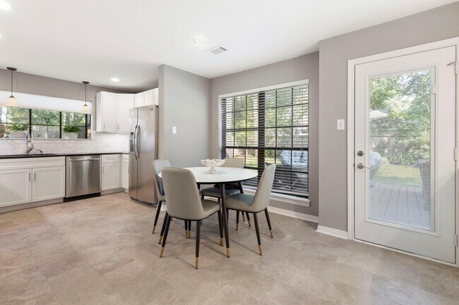 Building Photo - 38 Cricket Hollow Pl