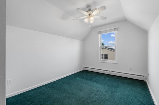 Building Photo - 31 E 40th St