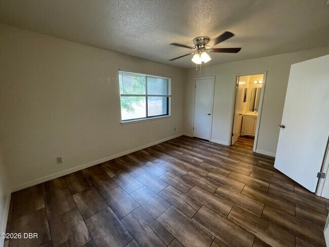 Building Photo - 1 Fair Oaks Cir