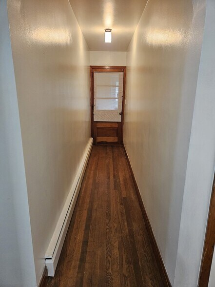 Front entrance hallway. - 244 Vineyard Ave