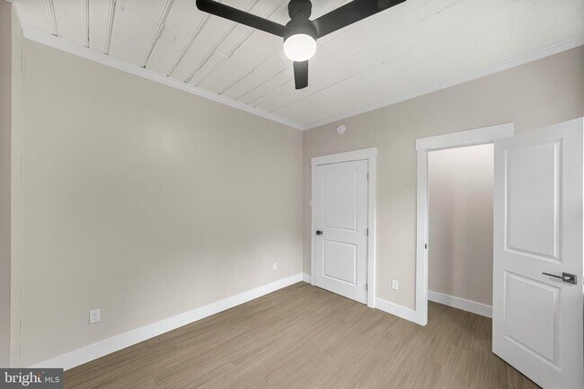 Building Photo - 71 Dreamland Park Dr