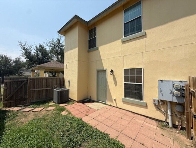Building Photo - Ranchway Condominiums