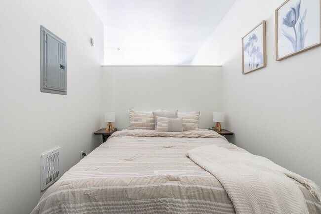 Building Photo - 2407 E Union St