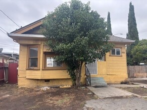 Building Photo - 54-1308