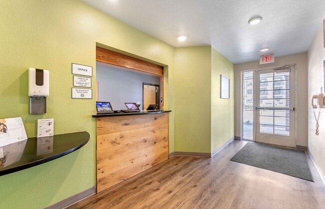 Building Photo - Furnished Studio-Fort Lauderdale - Airport - West