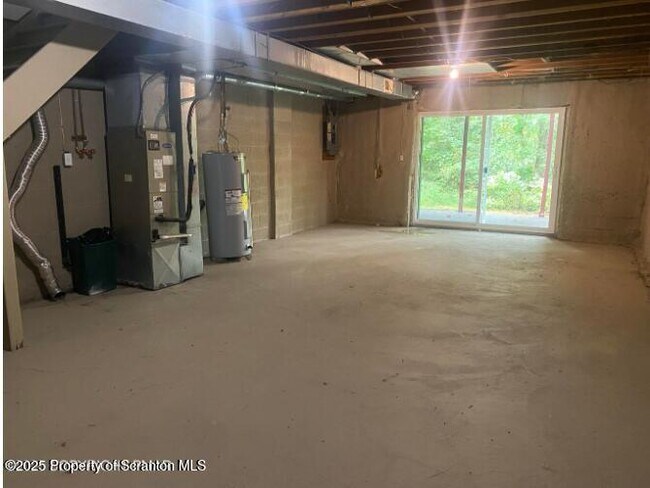Building Photo - 1273 Chateau Dr