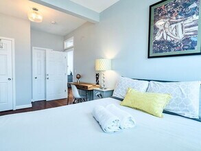 Building Photo - "Spacious 3-Bed, 3-Bath Urban Retreat in Vibrant Washington, DC Neighborhood!"