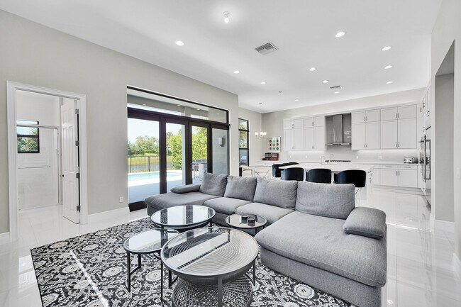 Building Photo - 9081 Chauvet Wy