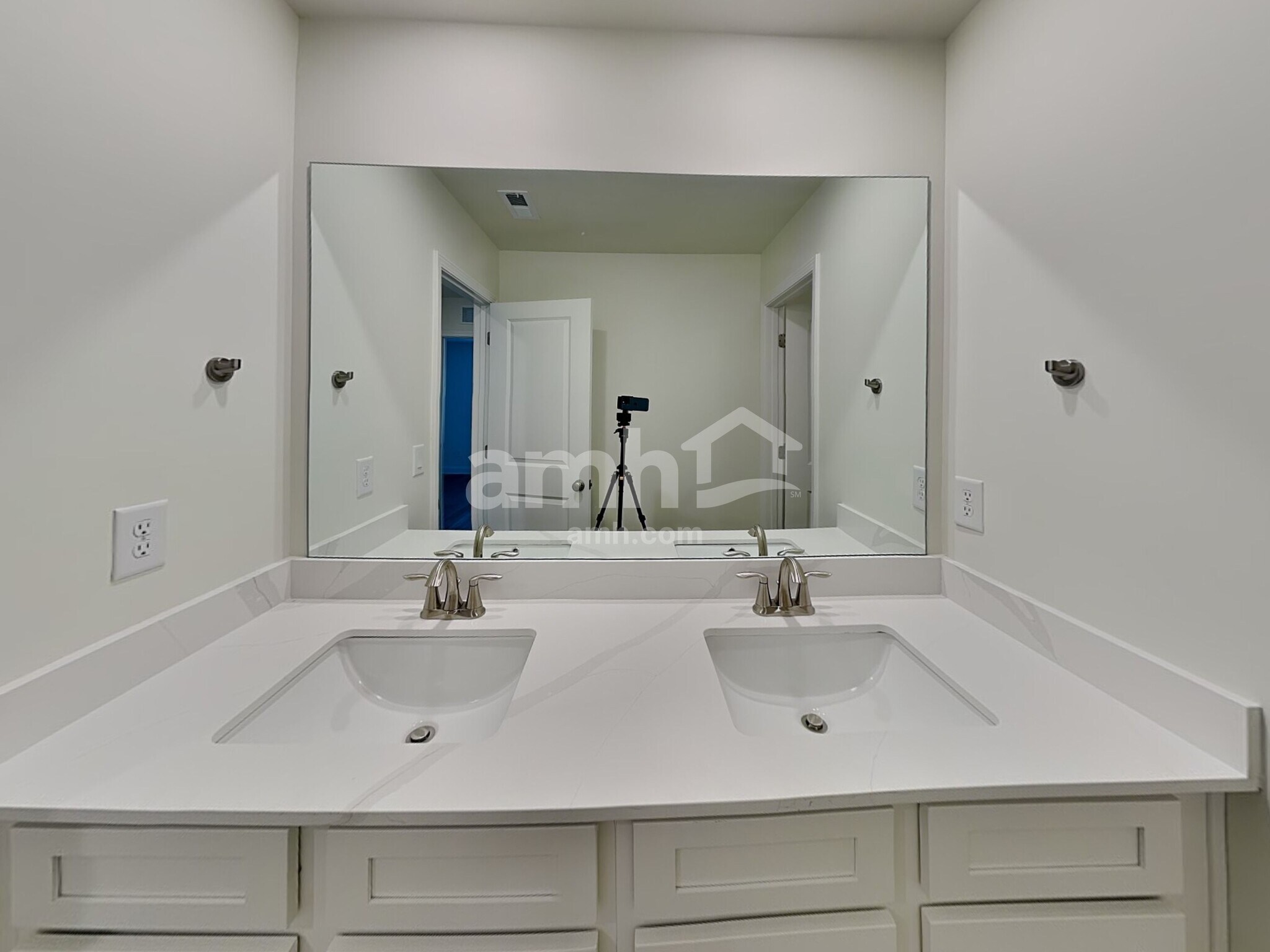 Building Photo - 3019 Ansley Place Rd