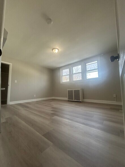 Building Photo - 26 Van Ness Ter