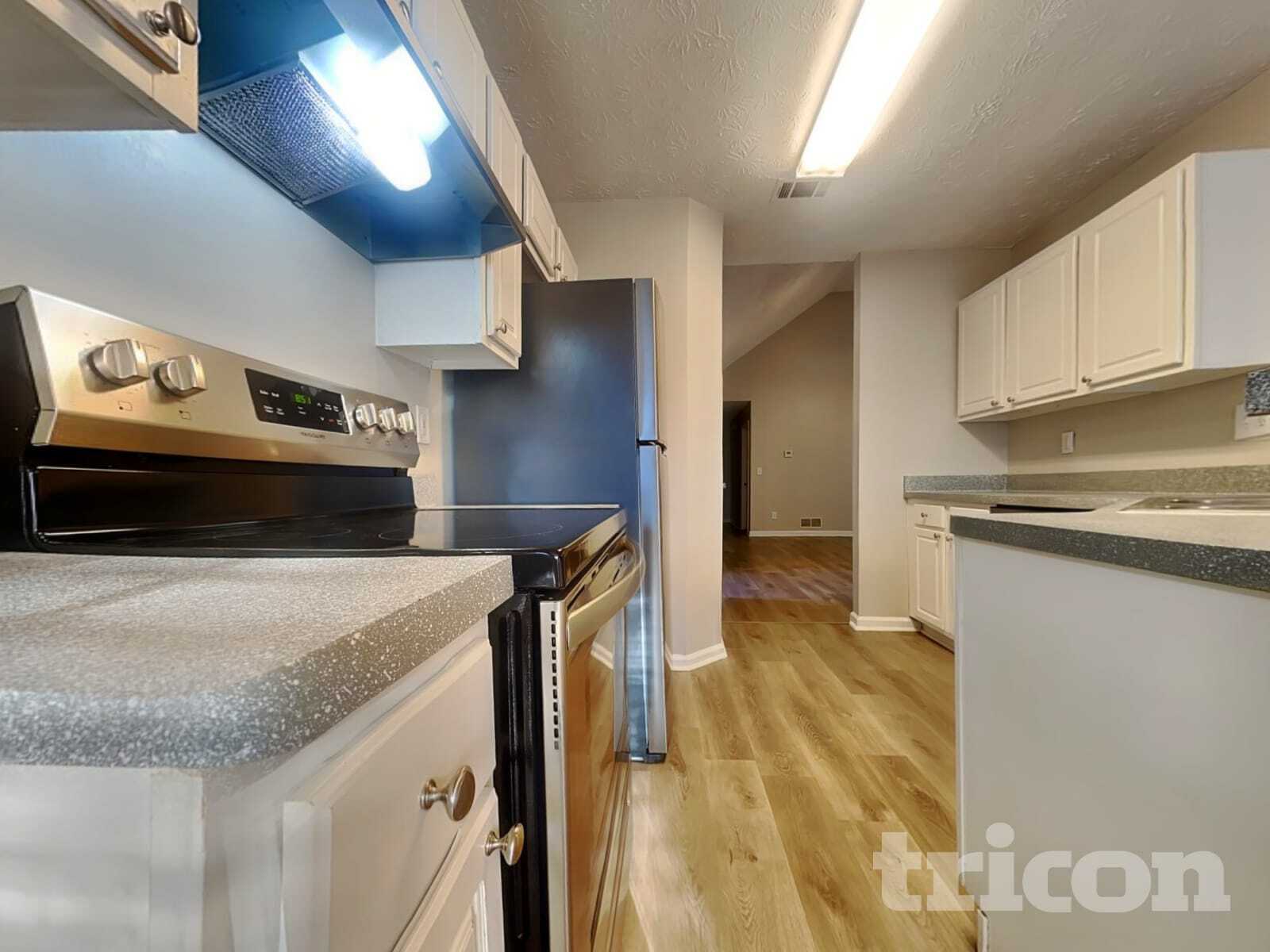 Building Photo - 3021 Tennyson Dr