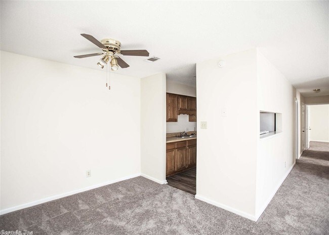 Building Photo - 2750 W Pershing Blvd