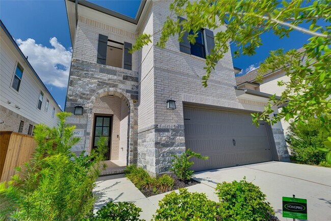 Building Photo - 617 Buckaroo Dr