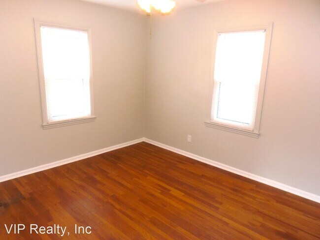 Building Photo - 3 br, 1 bath House - 1011 Mohican Ave.