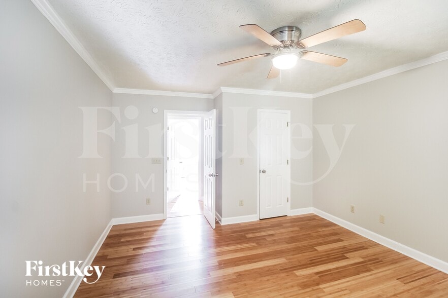 Building Photo - 675 Woodcrest Manor Dr