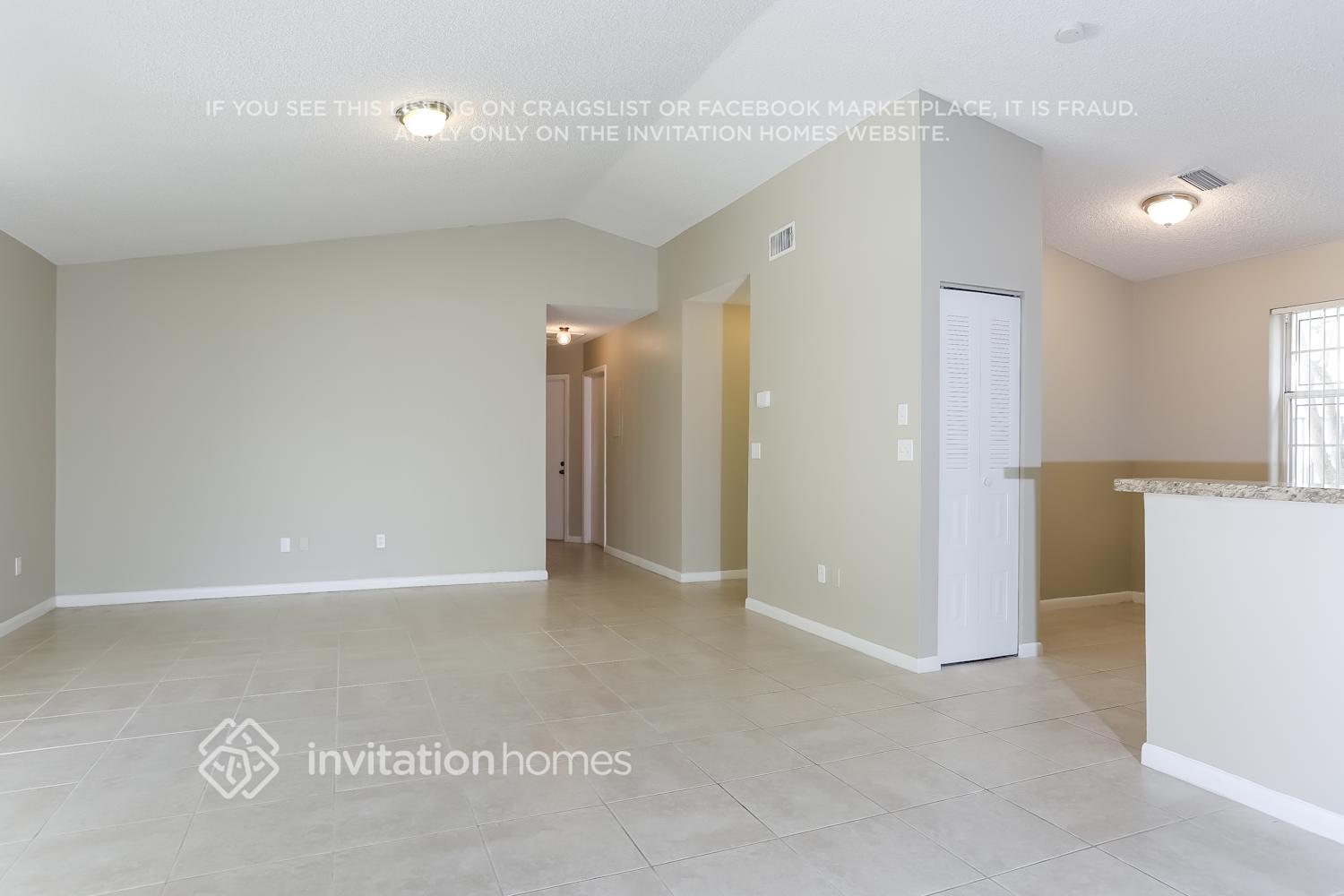 Building Photo - 9913 NW 9th Ct