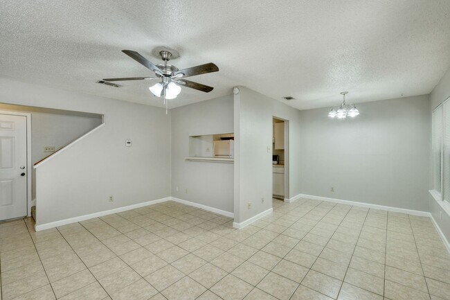 Building Photo - 6904 Deep Cir