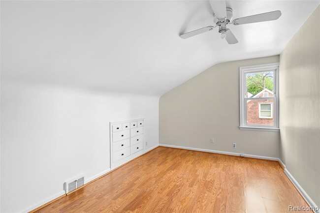 Building Photo - 1121 N Lafayette St