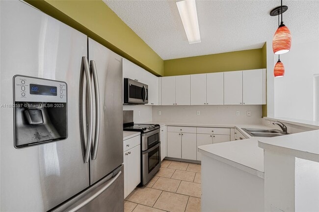 Building Photo - 2319 SE 24th Ave