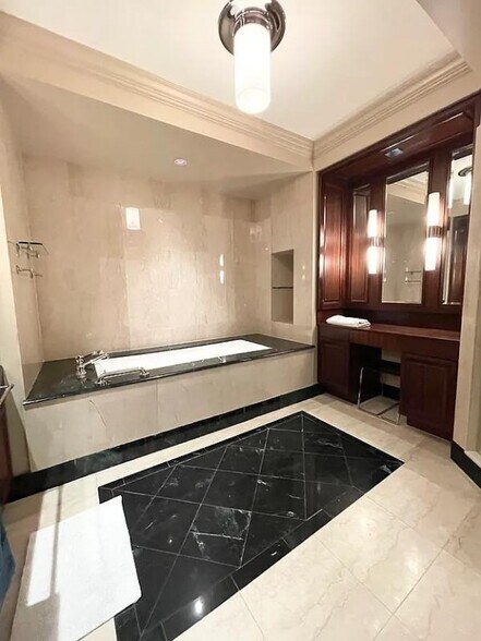 Building Photo - 55 Wall St