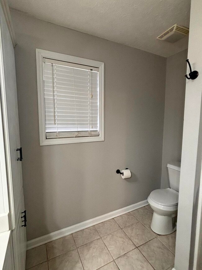 Building Photo - 158 Mallard Lake Dr