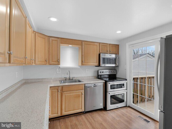 Building Photo - 3827 Gawayne Terrace