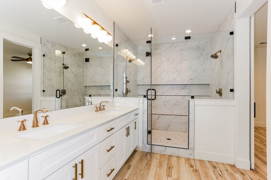 Building Photo - 7177 9th Hole Dr