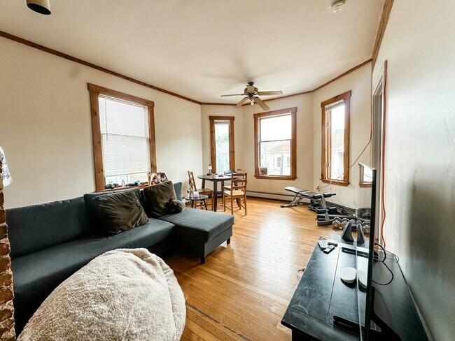 Building Photo - 3 Sachem St