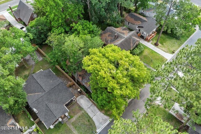 Building Photo - 4544 Royal Ave