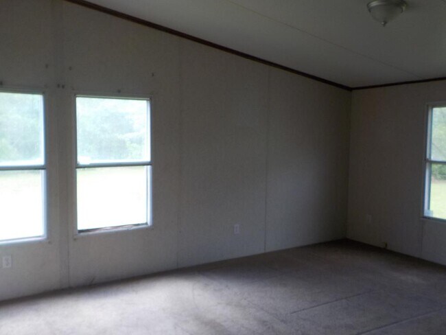 Building Photo - 260 Graball Cutoff