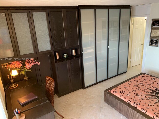 Building Photo - 5200 NW 31st Ave