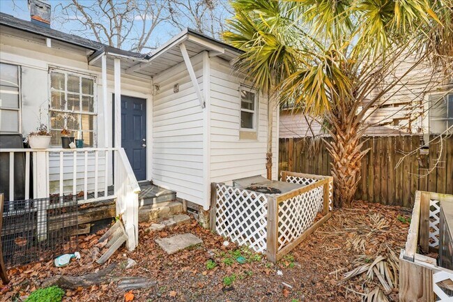 Building Photo - 1708 Lennox Ct