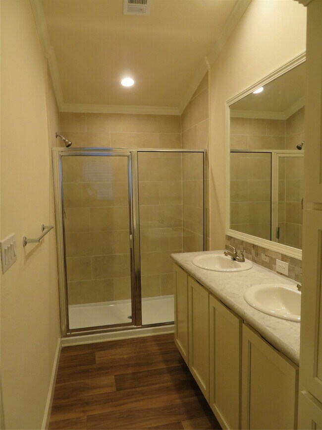 Building Photo - 2712 Bering St