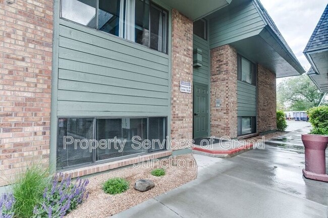 Building Photo - 1140 Walnut Ave