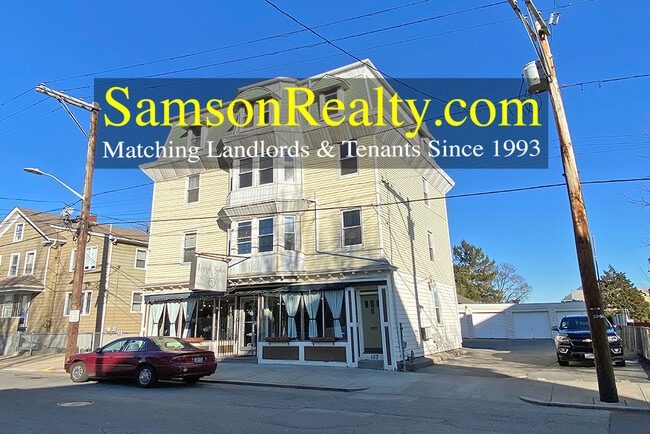 Building Photo - 157 Ives St