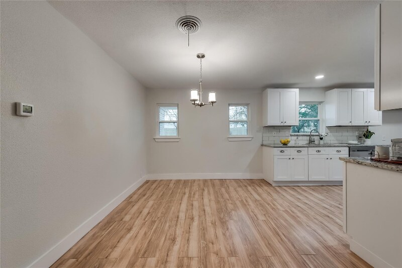 Building Photo - 1506 Hillcrest Dr