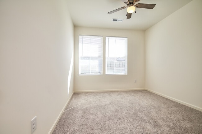 Building Photo - 109 Span Ln