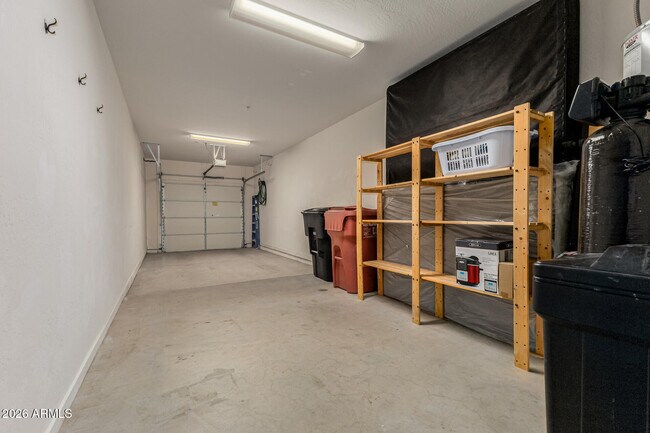 Building Photo - 10260 E White Feather Ln