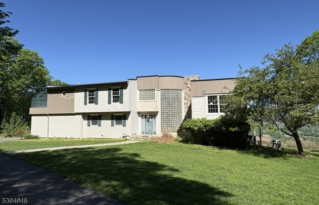 Building Photo - 4 Vista Ln