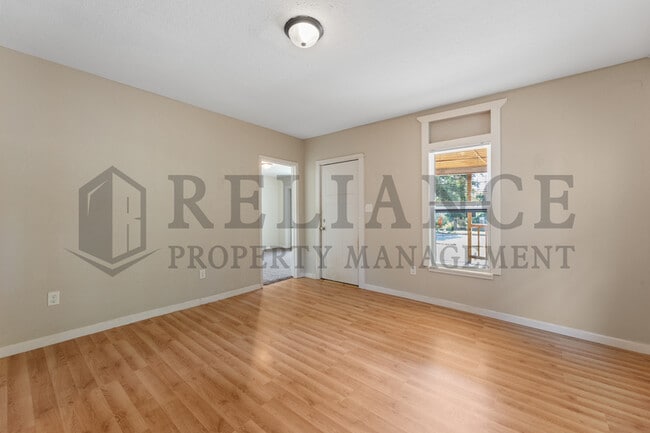 Building Photo - 1329 N Wellington Pl