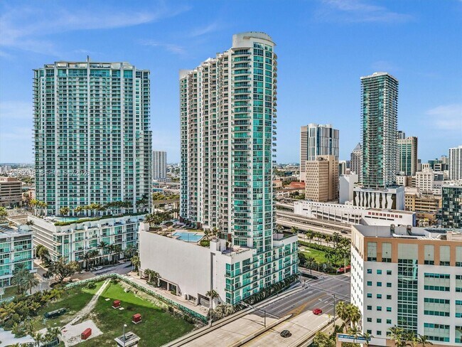 Building Photo - 350 S Miami Ave