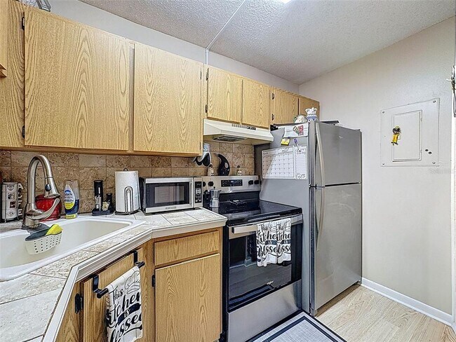 Building Photo - 3188 Lake Pine Way S