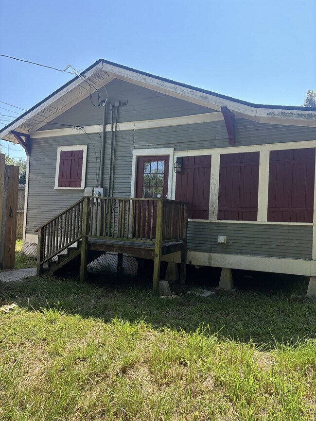 Building Photo - 113 Texas St