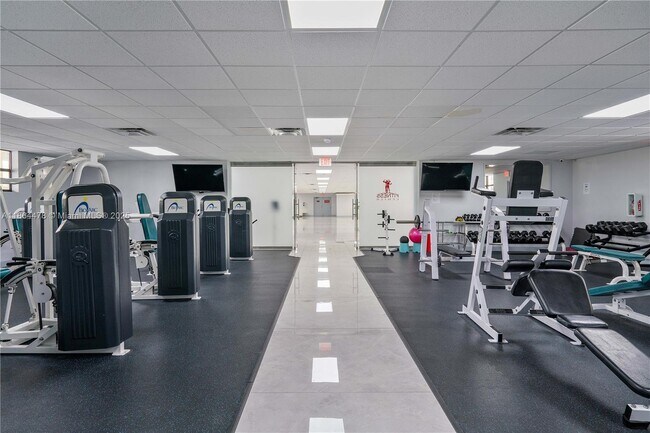 Building Photo - 600 Parkview Dr