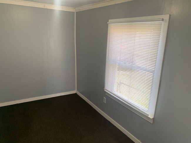 Building Photo - Newly renovated 1 bed 1 bath in the heart ...