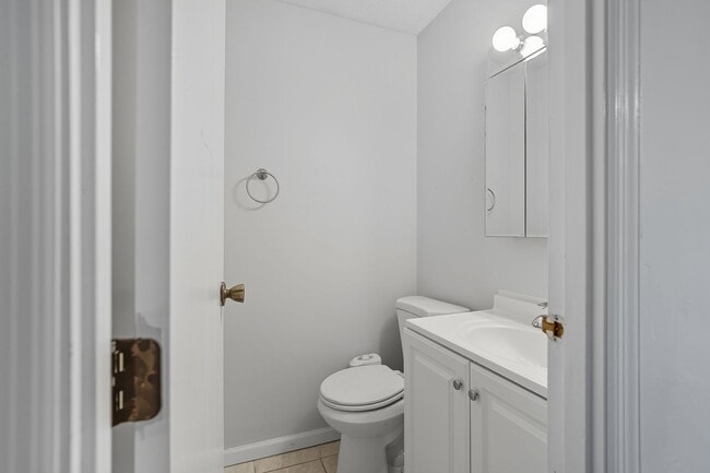 Building Photo - Three Bedroom Condo in West Chester!